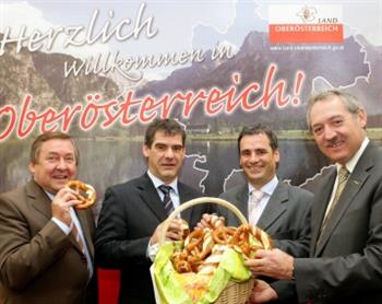 Spatenstich für den Neubau der Bäckerei Bachmaier